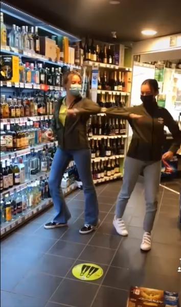 INSOLITE : les employées d’un supermarché des Sables-d’Olonne dansent sur Tiktok au profit des étudiants