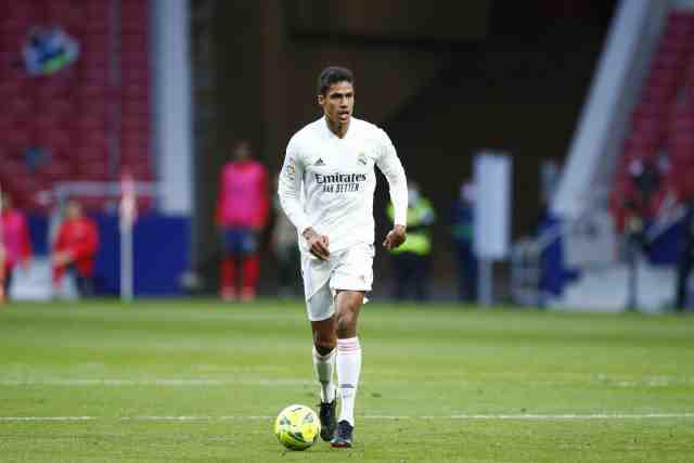 Foot - C1 - Real - Testé positif au Covid-19, Raphaël Varane (Real Madrid) est forfait contre Liverpool