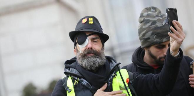 Injures envers des policiers : le «gilet jaune» Jérôme Rodrigues relaxé