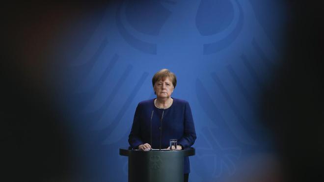 Covid-19 : Angela Merkel favorable à un "court verrouillage" en Allemagne
