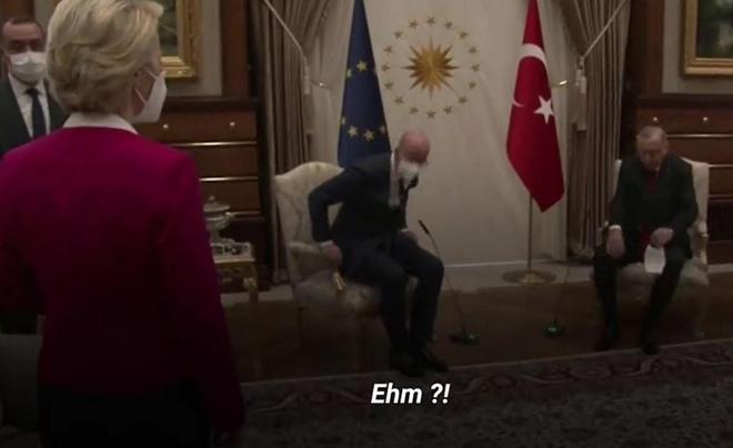 Le «Sofagate» ou quand Erdogan impose à une représentante de l’Union européenne de s’asseoir là-bas, sur le canapé, sur le côté