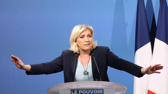 Marine Le Pen se lance dans la course à la présidentielle 2022
