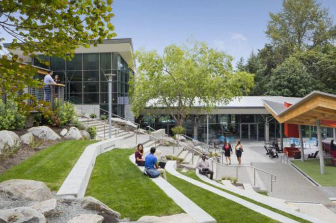 Microsoft repousse au 7 septembre la réouverture "complète" du campus de Redmond