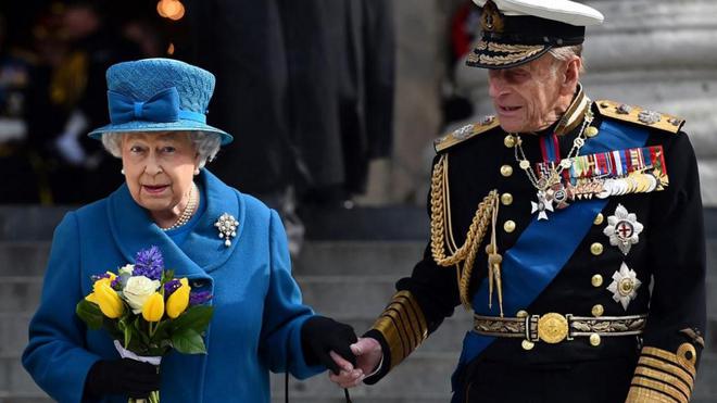 Mort du prince Philip : Elizabeth II ressent «un grand vide» dans sa vie