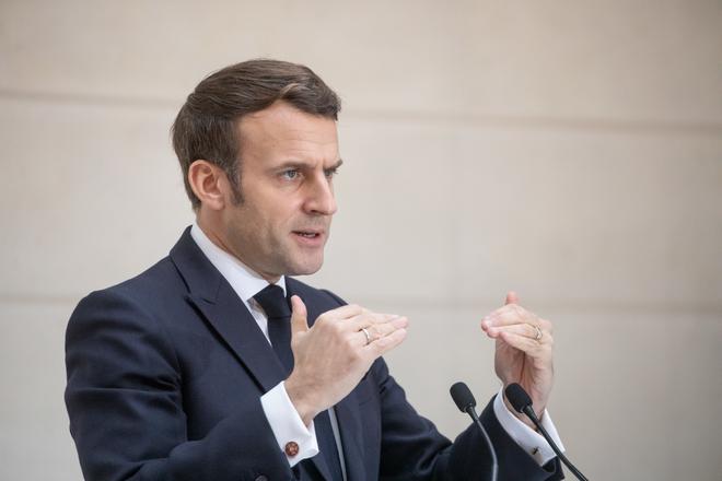 Covid-19 : Macron consulte maires et ministres pour un point sur la crise sanitaire