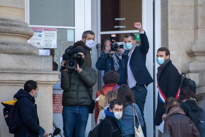 Gaspard Fontaine face à Emmanuel Macron : le tribunal relaxe le décrocheur