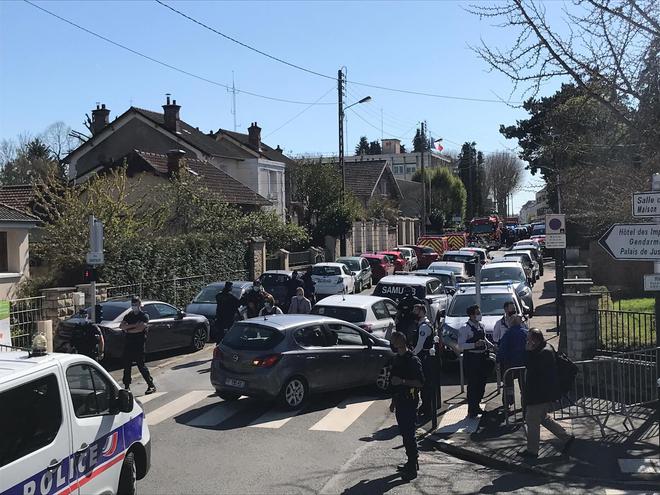 «Ici, on a jamais connu de drame comme ça» : les habitants choqués après l’attaque à Rambouillet