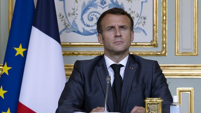 Attaque de Rambouillet : La France ne cédera rien "contre le terrorisme islamiste", dit Macron