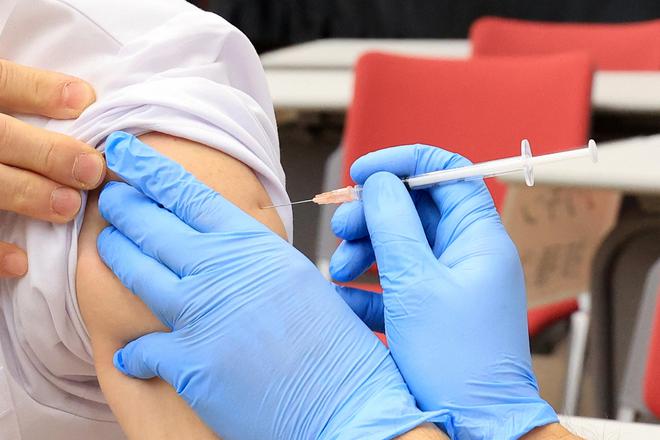 Coronavirus : quels sont les métiers prioritaires à la vaccination ?