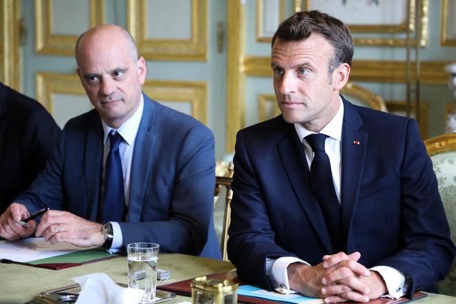 Covid-19 : «Nos enfants doivent pouvoir continuer à se rendre à l’école», défend Emmanuel Macron