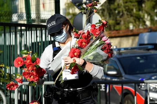 Attaque terroriste à Rambouillet : Des hommages rendus dans toute la France à Stéphanie M., la policière assassinée