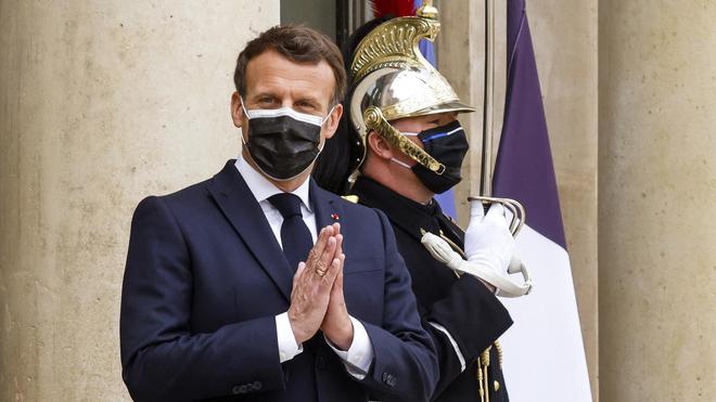 Dans le n°2000 de L'Opinion, Emmanuel Macron rêve le monde d'après