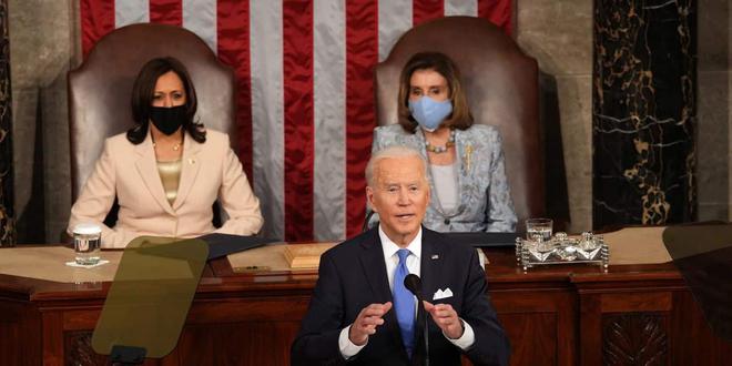 "Un discours qui ne ressemble à aucun autre", "Il est en train de transformer ce que signifie être un démocrate": Joe Biden devant le Congrès vu par les médias américains