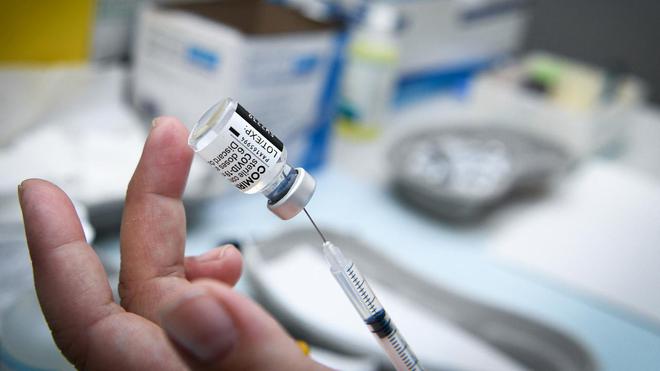 Nouveau calendrier, changement d'âge : qui peut se faire vacciner désormais en France ?