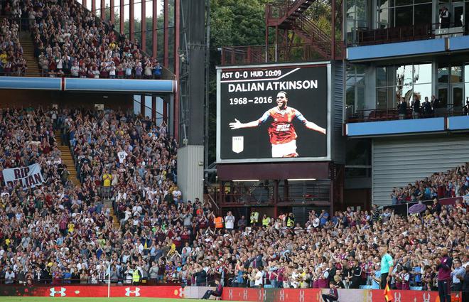 Royaume-Uni : l’ex-footballeur Dalian Atkinson mort d’une décharge de taser longue de 33 secondes