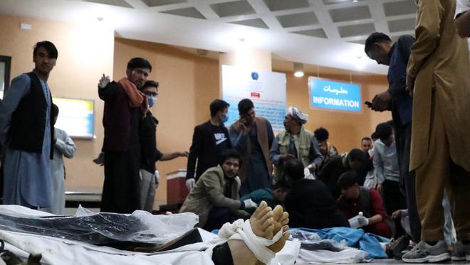 Kaboul : explosion devant une école pour filles, au moins 55 morts et 150 blessés