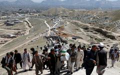Afghanistan: les talibans décrètent un cessez-le-feu de trois jours pour l’Aïd