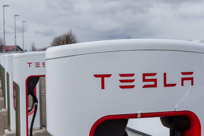 Comment cette entreprise a devancé Tesla avec le premier camion électrique autonome du monde
