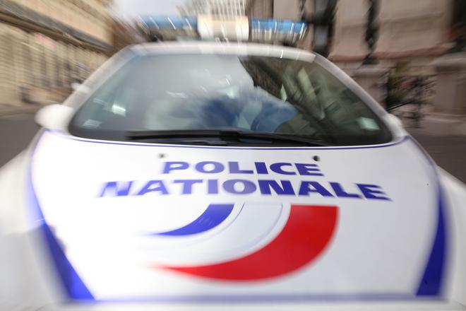 Loire : un policier victime d’un jet de projectile en réanimation, les auteurs en fuite
