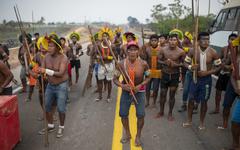 Comment le peuple Kayapo d’Amazonie défend son territoire avec courage et détermination