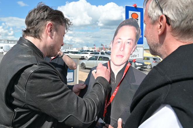 Des escrocs se faisant passer pour Elon Musk volent plus de 2 millions $