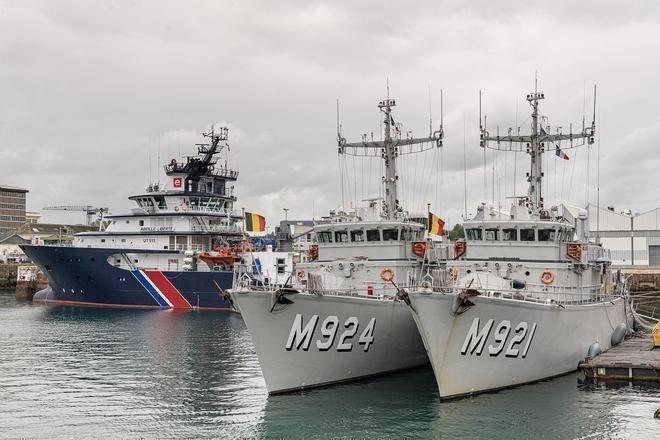 Cherbourg : de jeunes marins venus de Belgique en exercice à la base navale