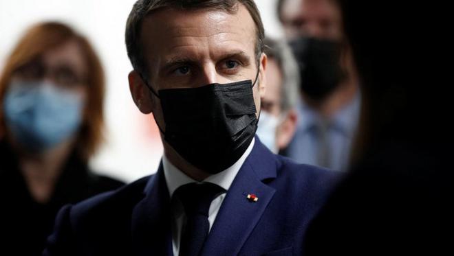 Emmanuel Macron annonce la création d'un statut de "Mort pour le service de la République"