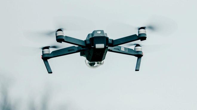 Utilisation de drones par la police : après la censure du Conseil Constitutionnel, Darmanin veut un nouveau texte