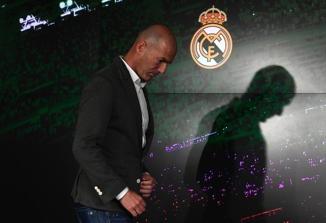 Football : Zinédine Zidane quitte le Real Madrid après une saison sans titre