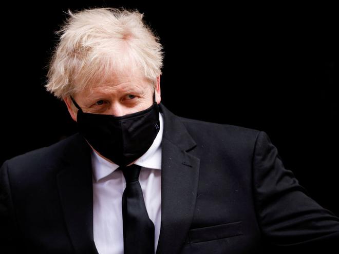 Boris Johnson rejette les accusations d'inaction dans la gestion de la crise du COVID-19