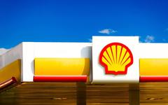 « Une immense victoire » : la société Shell condamnée à limiter ses émissions après un procès historique sur le climat