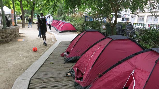 Paris : plus de 500 migrants mis à l’abri après l’évacuation d’un jardin public