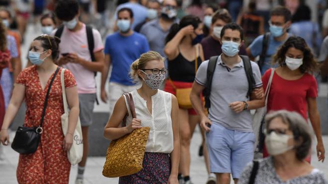 Olivier Véran évoque des "règles différenciées" pour le port du masque cet été