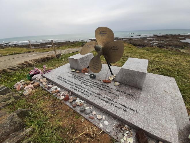 Les Sables-d’Olonne : deux ans après son naufrage, une stèle intégrant l’hélice du canot de la SNSM pour ne pas oublier