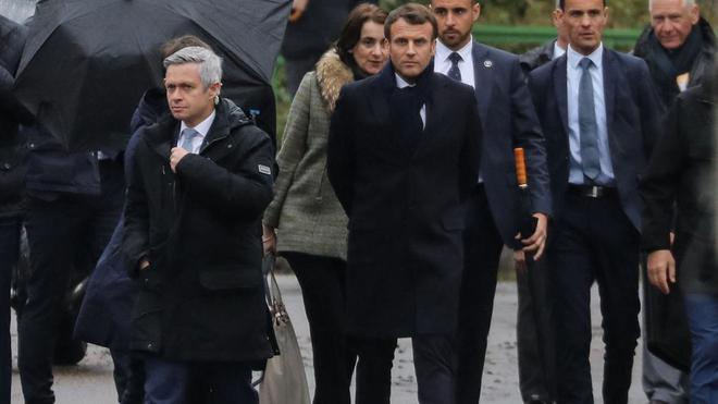 Emmanuel Macron giflé : comment est assurée la sécurité du président de la République ?