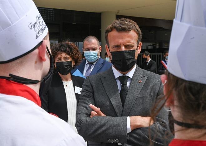 Emmanuel Macron giflé dans la Drôme, deux personnes interpellées