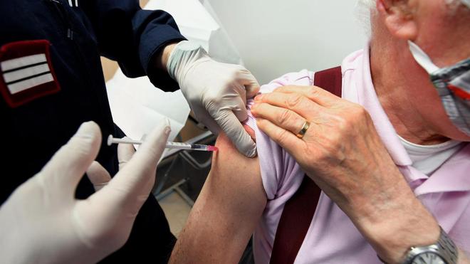 Covid-19: la vaccination en Europe «loin d’être suffisante» pour éviter une résurgence