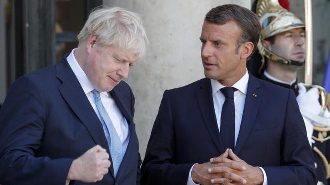 Brexit: Macron demande à Boris Johnson le respect de la "parole donnée" aux Européens
