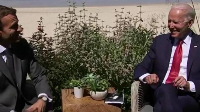 "Sur la même ligne" : Macron et Biden affichent leur entente lors de leur premier tête-à-tête