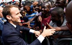 Le président Macron exhorte les pays du G7 à vendre leurs réserves d’or pour financer l’aide à l’Afrique
