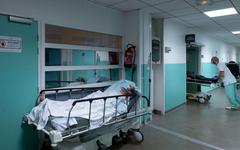 Covid-19 en France : 13 nouveaux décès et 2106 patients en soins critiques